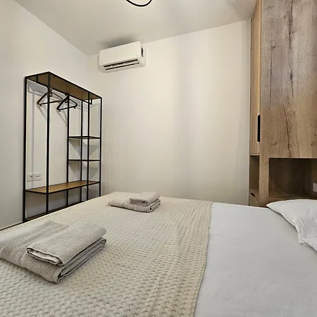 Elegant Aesthetic * Rhodes City